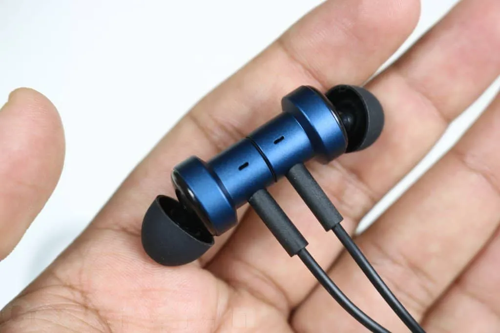 MI Dual Driver Earphones Review Best Earphones Under 1000 Rs? Geekman