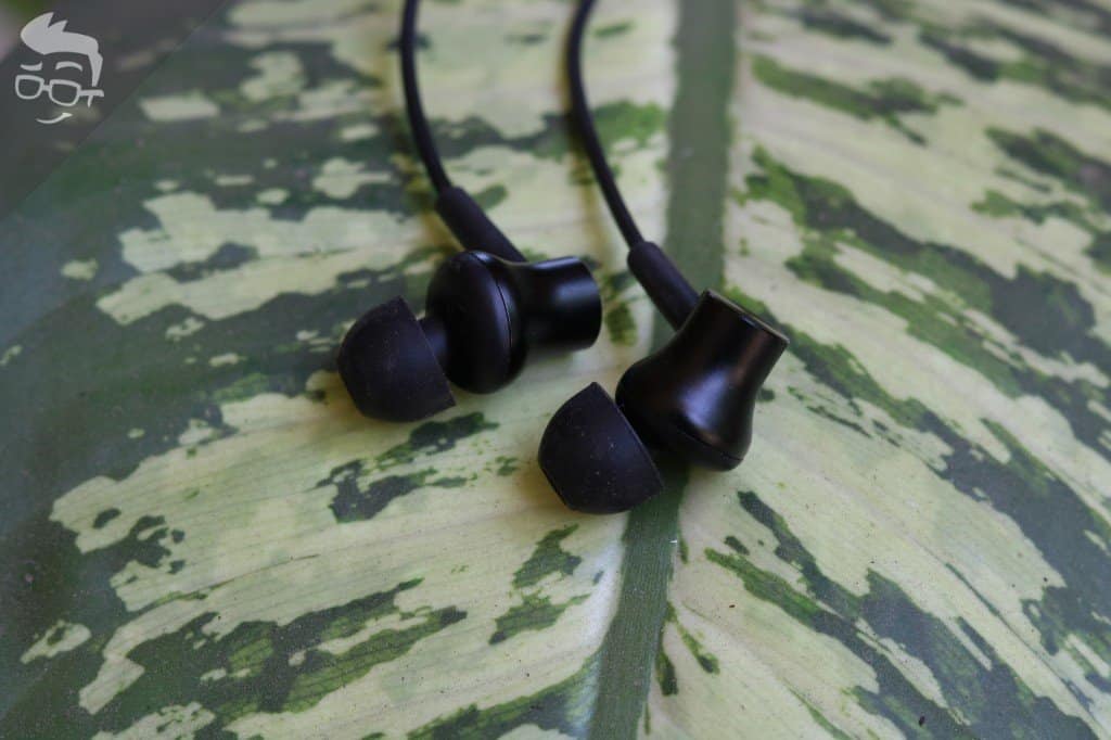 New Mi Earphones Review (2018 model), Best earphones under 1000 Rs? 6 Mi Earphones Review 2018