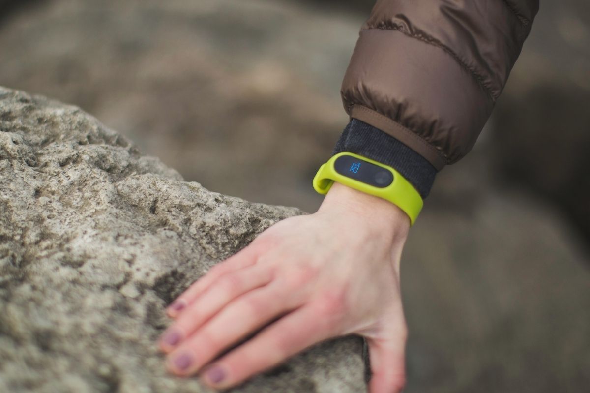 Best Fitness Bands Under 2000
