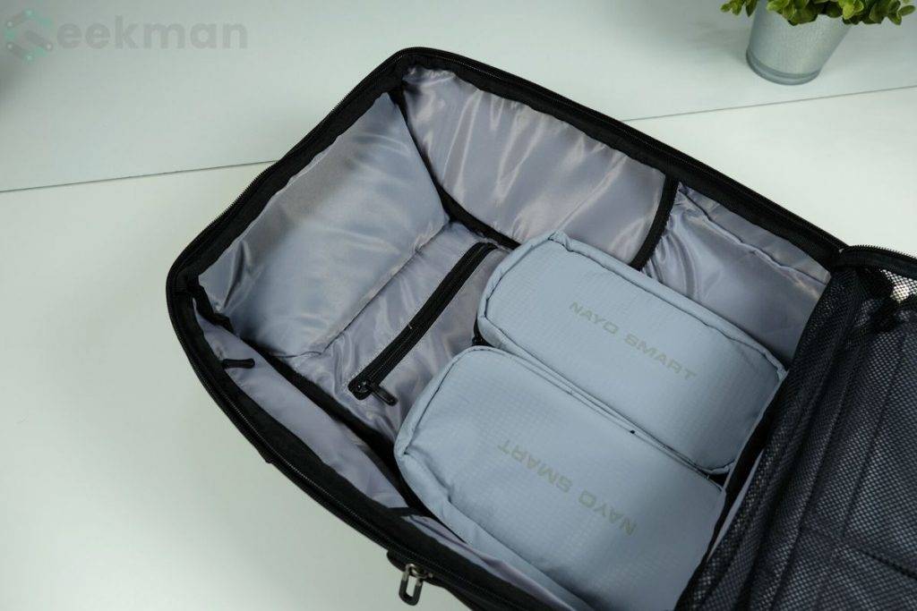 Nayo Smart Almighty main compartment